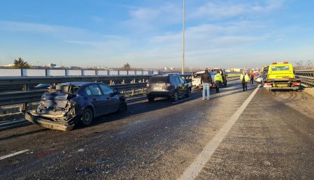 Două mașini s-au izbit pe Autostrada București – Pitești