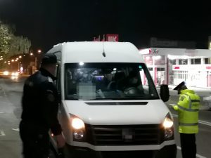 (NE)BUN DE LEGAT! CUM TRANSPORTA UN ȘOFER DIN ARGEȘ CĂLĂTORII DIN MAXI