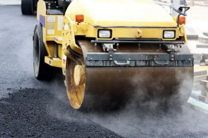 ALTE DOUĂ STRĂZI DIN BRADU VOR FI ASFALTATE
