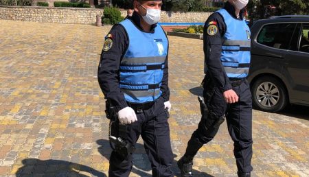 Botez oprit de jandarmi și polițiști la Rătești