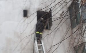 A BĂUT ŞI A UITAT LUMÂNAREA APRINSĂ