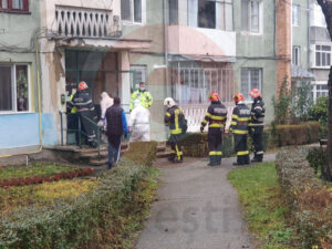 UPDATE: MAMA UNUI POLIȚIST, GĂSITĂ MOARTĂ ÎN CASĂ