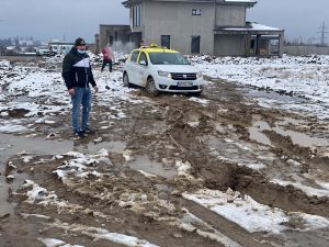 PITEȘTI, SECOLUL XXI. LOCUIESC ÎN MUNICIPIU, DAR AU DRUM CA-N EVUL MEDIU