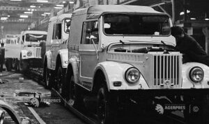 Imagine de arhivă cu „Jeep-ul” românesc, produs în Argeş