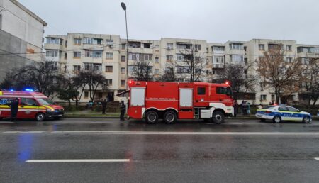 Incendiu într-un apartament din Pitești. Persoane evacuate