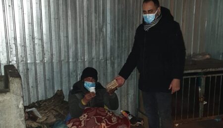 Pitești: 9 oameni ai străzii, rugați în zadar de polițiștii locali să meargă în adăposturile de noapte