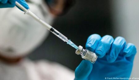 Situația vaccinărilor anti-COVID. Reacții adverse în curs de investigare