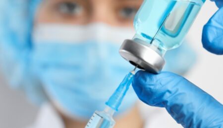Argeș: Câte locuri mai sunt libere la vaccinarea cu serul AstraZeneca