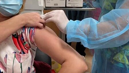 O femeie a intrat în șoc anafilactic la prima doză de vaccin anti-COVID