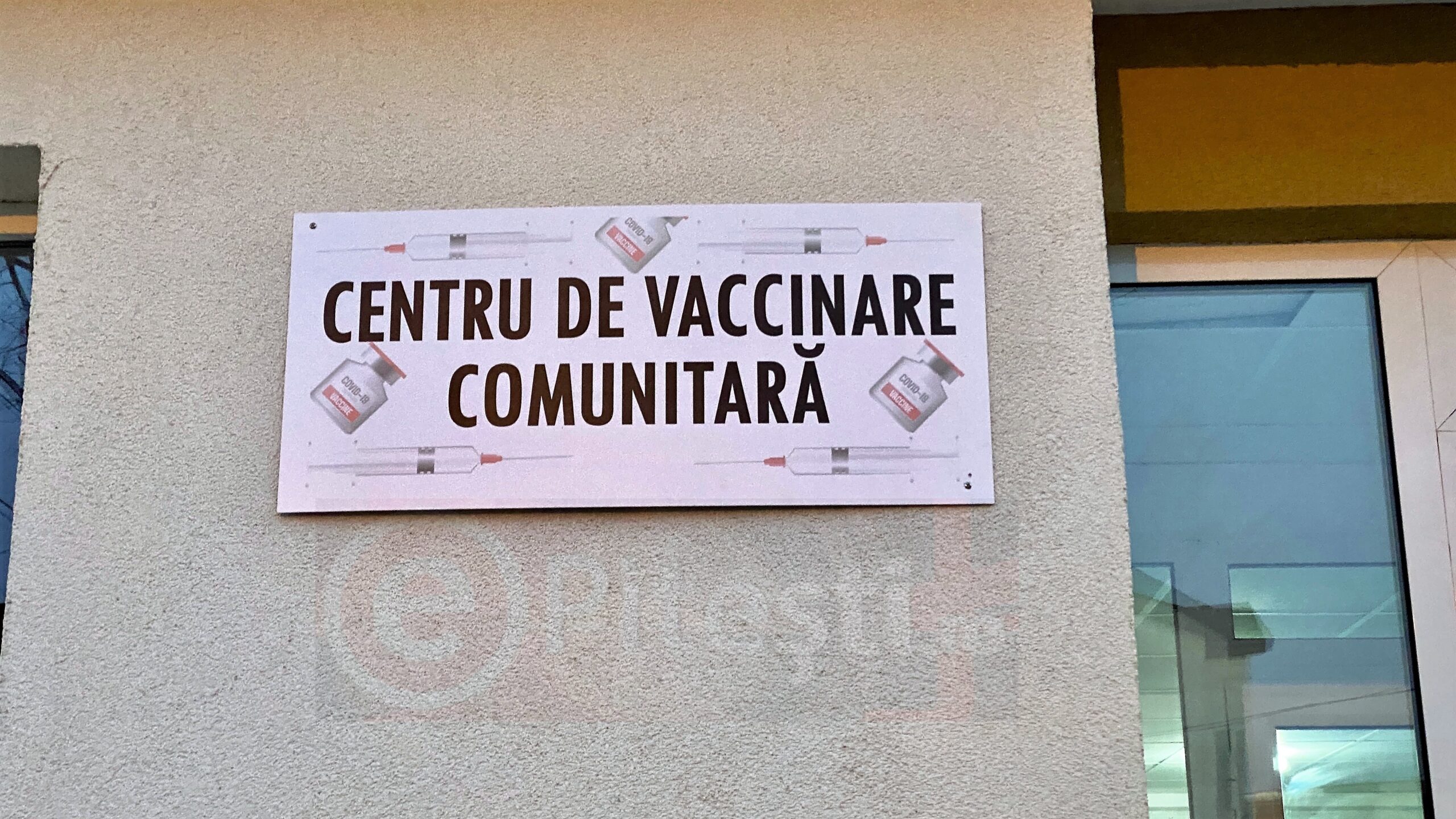 Autoritățile ar putea ridica de luni restricția de vârstă pentru vaccinul AstraZeneca