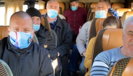 60 de poliţişti din Argeş, în trei microbuze