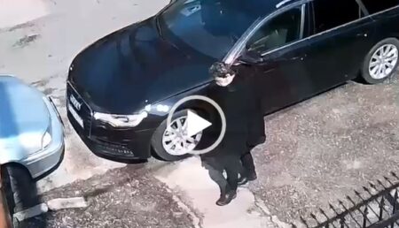 Update/Video: Maşini zgâriate în Trivale. O femeie se ocupa cu aşa ceva