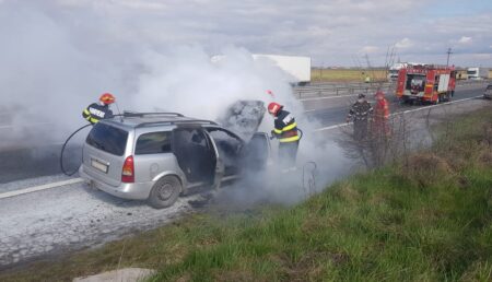 Video: O mașină a luat foc pe autostrada A1