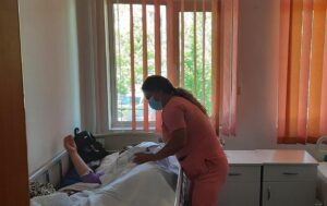 12 mai – Ziua Internațională a Asistenților Medicali. Poveștile eroilor din prima linie