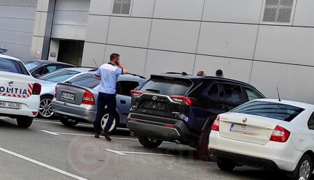 O şoferiţă din Argeş a intrat la „shopping” în VIVO Mall cu tot cu maşină