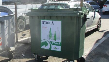 Mioveni: Locuitorii de la case pot scăpa gratis de deșeurile din sticlă