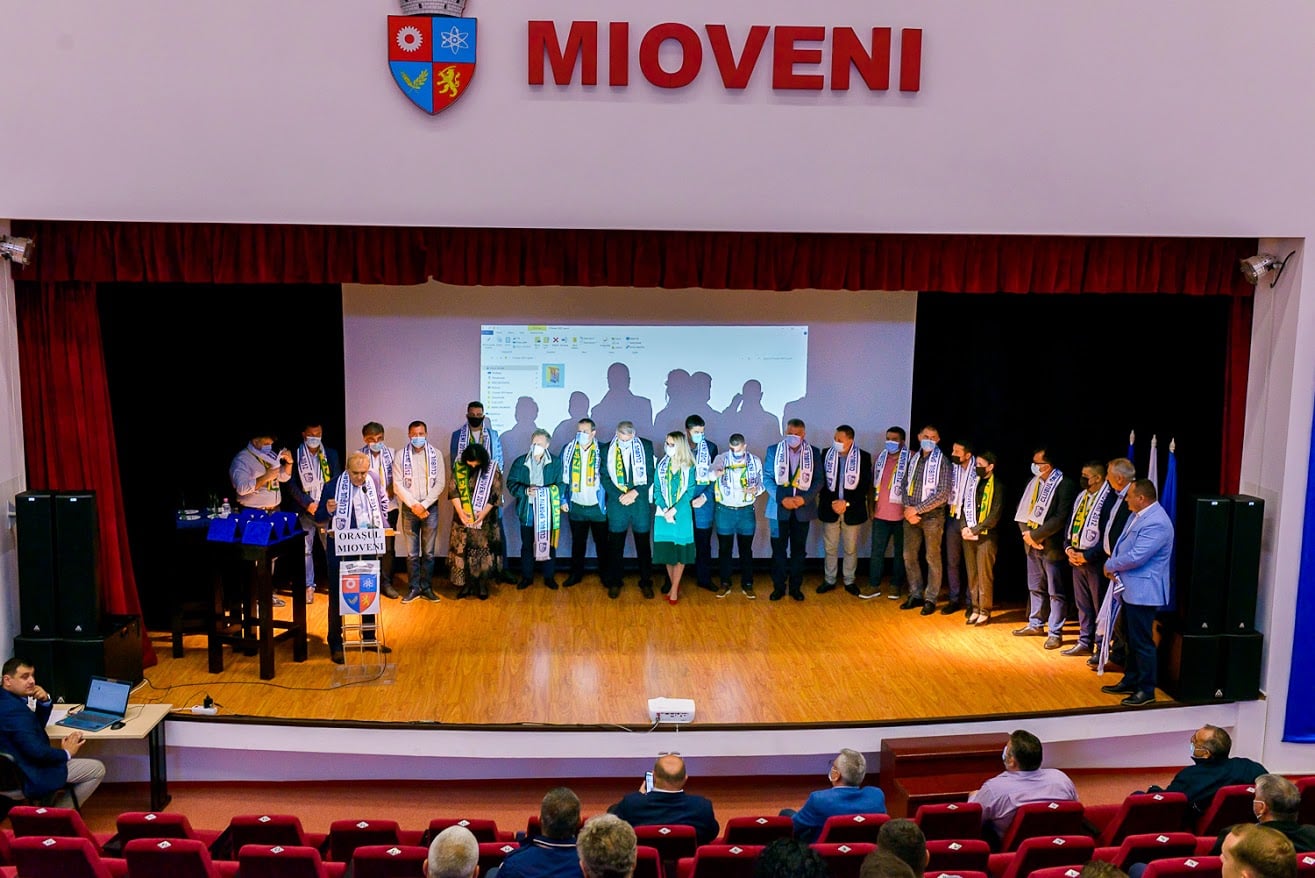 La Mioveni se face performanţă în sport. Primarul a acordat distincţii sportivilor