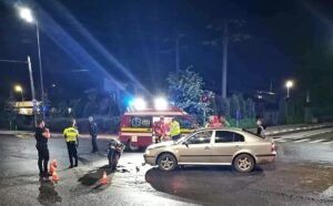 Motociclistă accidentată la Mioveni
