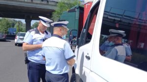 Argeș: Firmă de maxi-taxi, amendată