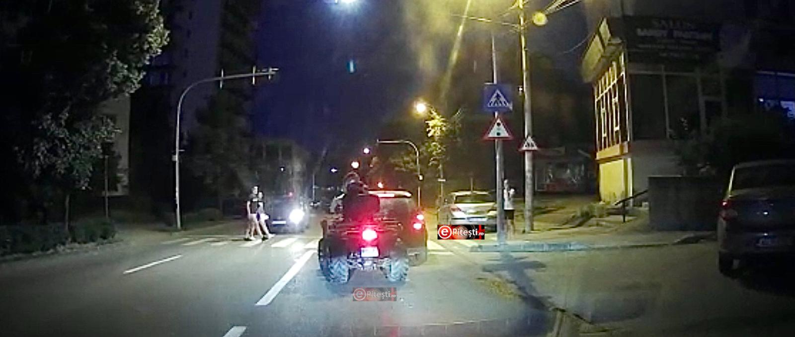 Video: Accident în Piteşti. O şoferiță aflată pe ATV rămâne inertă în urma impactului