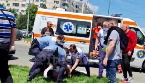 Video – Conducătorul bolidului de lux, imobilizat de polițiști. Era băut și a devenit agresiv