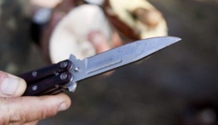 Bărbat din Merișani, amenințat cu cuțitul de un consătean