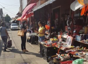Razie a polițiștilor locali în Piața Ceair. Mai mulți comercianți au fost amendați