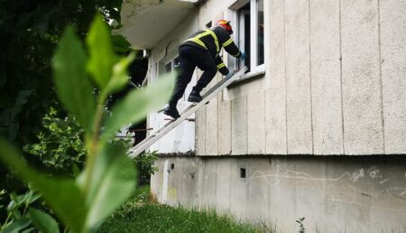 Femeie găsită decedată într-un apartament din cartierul Popa Șapcă, după un apel la 112