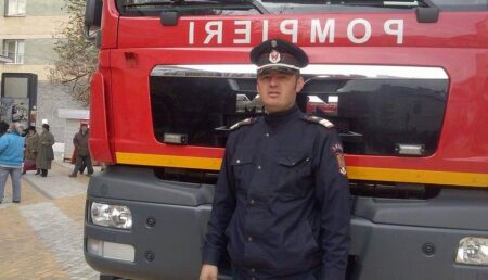 Argeș: Mașină în flăcări, stinsă de un pompier aflat în timpul liber