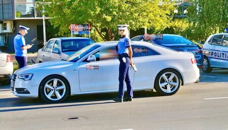 O nouă metodă a polițiștilor de a-i prinde pe șoferii indisciplinați în trafic