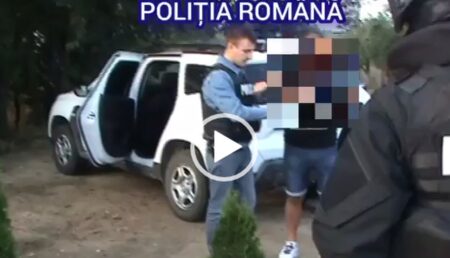 Video: Au ameninţat pe Facebook şi au fost săltaţi de poliţişti