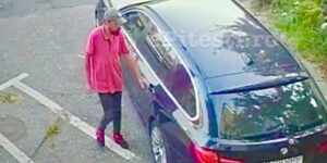 Video – Pitești Nord: Bărbat surprins în timp ce forţează portierele unui BMW parcat