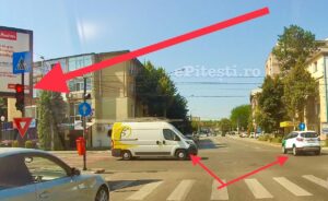 Video – La un pas de o tragedie într-o intersecție din Centrul Piteștiului, astăzi