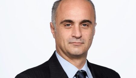 Prefectul județului Argeş, Radu Perianu, despre purtarea măștii de protecție