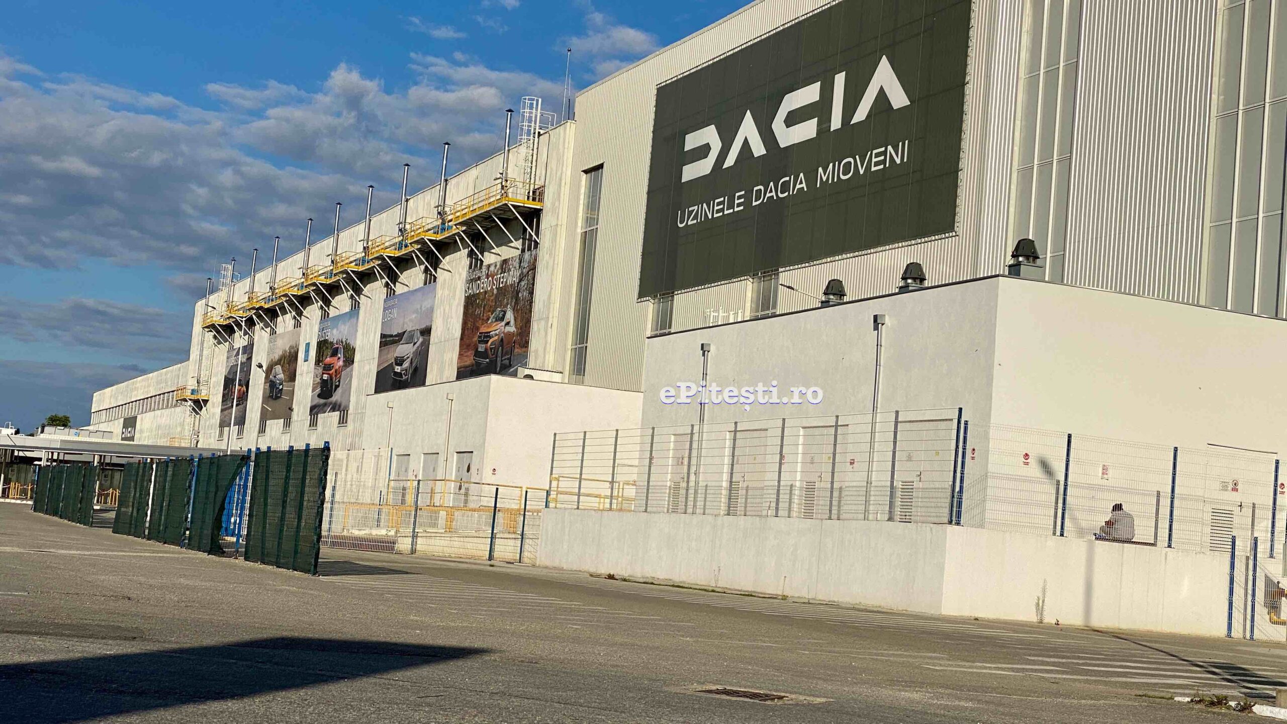 Uzina Dacia își întrerupe din nou activitatea