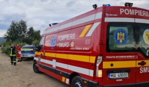 Video – Acum, în Ștefănești: O persoană a murit după ce a fost prinsă sub o macara