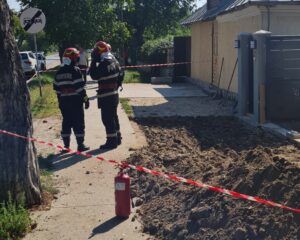 Video – Alertă! Intervenție a pompierilor la o conductă de gaze din fața primăriei Leordeni
