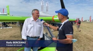 Video – Premieră! Fostul ministru, Radu Berceanu a construit primul avion electric din România