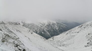 Zăpadă mare pe Transfăgărășan!