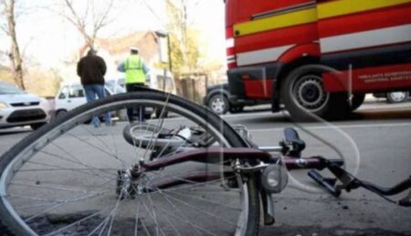 Biciclist lovit de mașină în Ștefănești