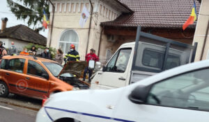 Video: Accident grav în Argeş. O maşină a ricoşat într-un pieton, provocându-i o amputaţie