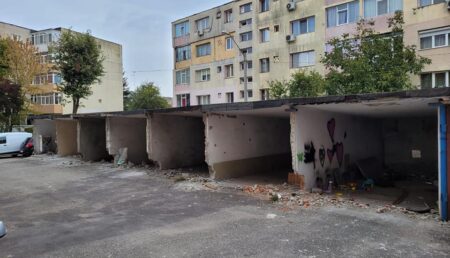 Demolarea continuă în Trivale! Alte 16 garaje vor fi puse la pământ