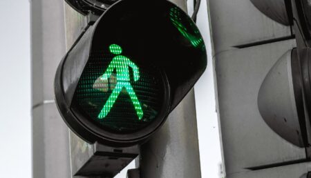 Un nou semafor cu buton, în Pitești