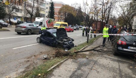 Update: Video – La volanul mașinii făcute praf în Prundu se afla o fată de 18 ani