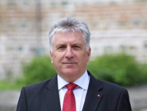 „Este nevoie urgentă de un Guvern cu puteri depline și responsabil care să redreseze cât mai rapid situația”