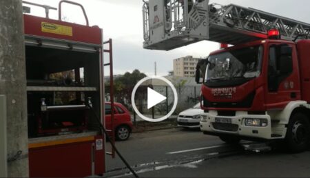 Video: O cratiţă uitată pe aragaz a adus pompierii în cartierul Tudor Vladimirescu