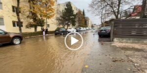 Video: Avarie majoră la o conductă de apă, în Piteşti. Cartier inundat