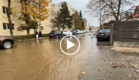 Video: Avarie majoră la o conductă de apă, în Piteşti. Cartier inundat