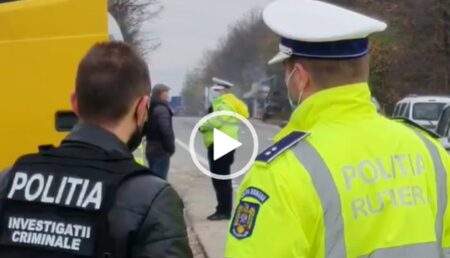Video: Acţiune a Poliţiei Argeş pe un drum important. Sunt vizaţi transportatorii de marfă şi migranţii
