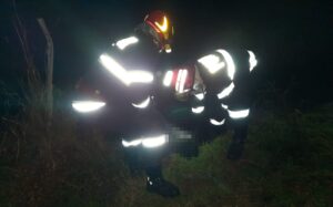 Argeș: Cadavrul unui bărbat, descoperit într-un lac din curtea casei